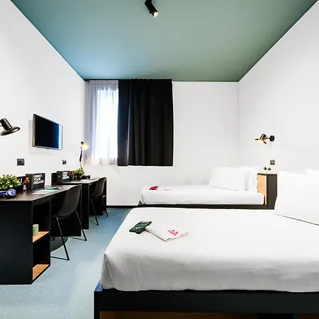 Cx Crocetta Hostel *